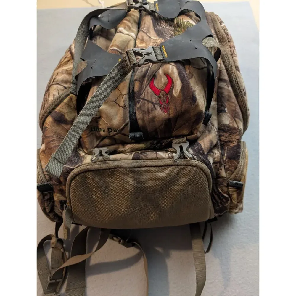 BADLANDS Camouflage Ultra Day Hunting Backpack, Bow Hunting Pack